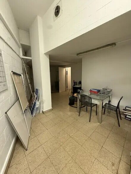 Local commercial dans Paris à louer - Photo intérieure – Image 2 sur 6