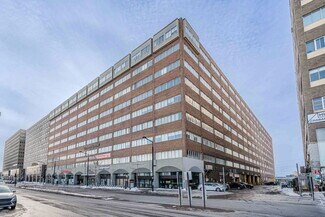Plus de détails pour 323-355 Rue Chabanel O, Montréal, QC - Bureau à louer