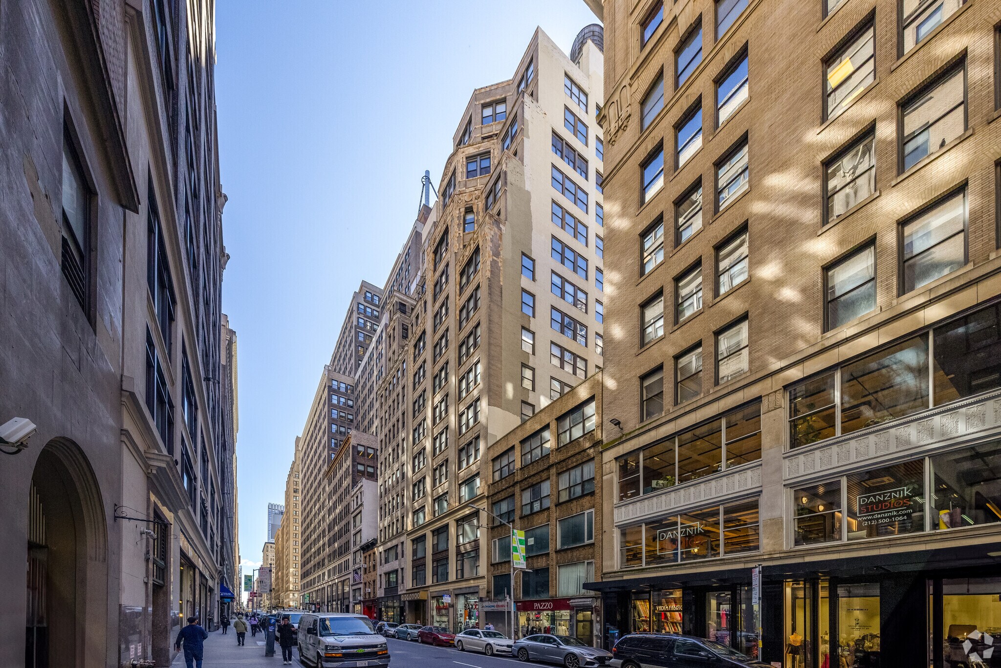 226 W 37th St, New York, NY à louer Photo principale– Image 1 sur 15