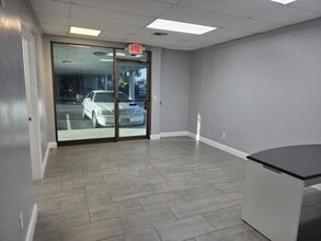 2333 N State Road 7, Margate, FL à louer Photo intérieure– Image 2 sur 6