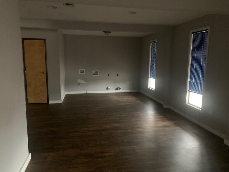 635 N Robinson Dr, Robinson, TX à louer - Photo de l’immeuble – Image 3 sur 6