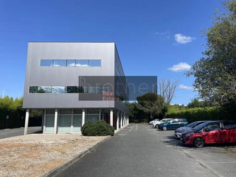 Bureau dans Floirac à louer - Photo de l’immeuble – Image 1 sur 6