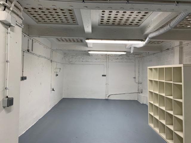 Plus de détails pour Avenue Carnot, Paris - Industriel/Logistique à louer