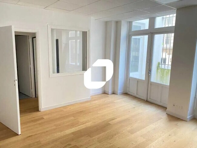 Plus de détails pour Bureau à vendre