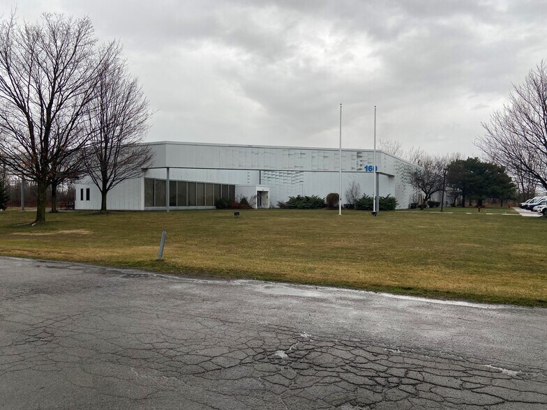160 Bud Mil Dr, Buffalo, NY à louer - Photo de l’immeuble – Image 1 sur 10