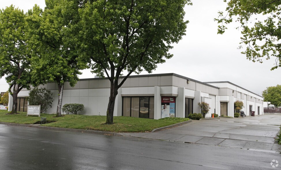 23762 Foley St, Hayward, CA à louer - Photo de l’immeuble – Image 3 sur 5