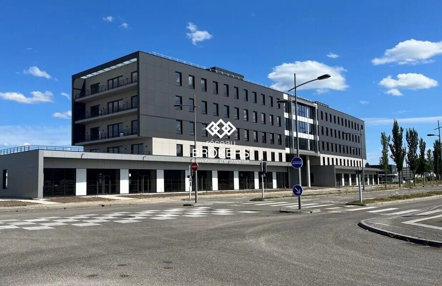 Local commercial dans Strasbourg à louer - Photo de l’immeuble – Image 1 sur 7