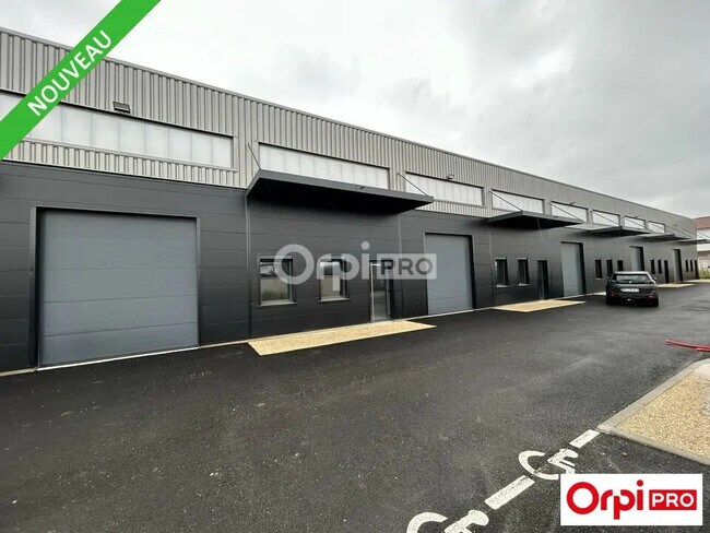 Plus de détails pour Local d'activités à louer