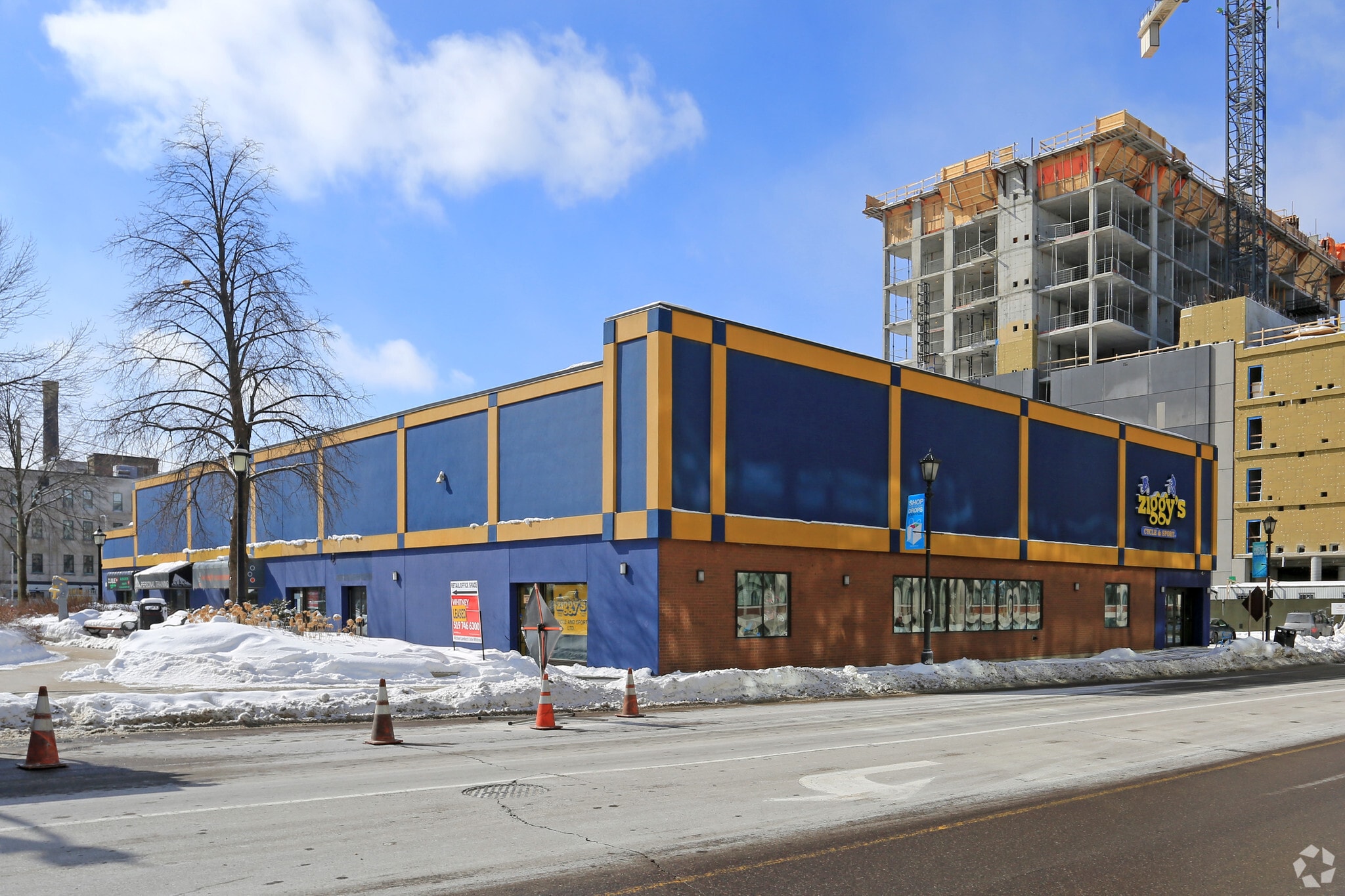 417 King St W, Kitchener, ON à louer Photo principale– Image 1 sur 4