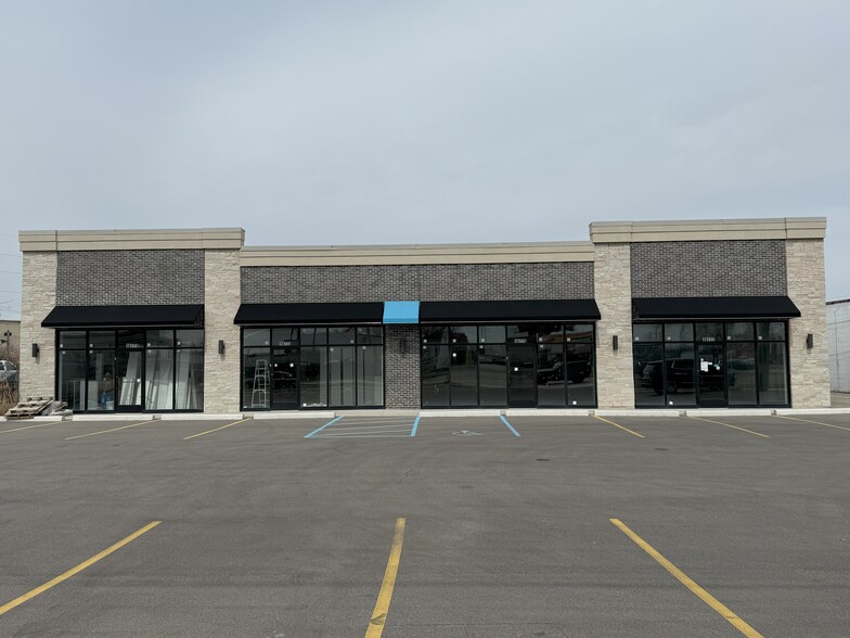 16771-16777 E 13 Mile Rd, Fraser, MI à vendre - Photo de l’immeuble – Image 2 sur 6