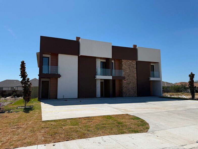1218 E Santa Rosa St, Edinburg, TX à vendre - Photo de l’immeuble – Image 3 sur 24