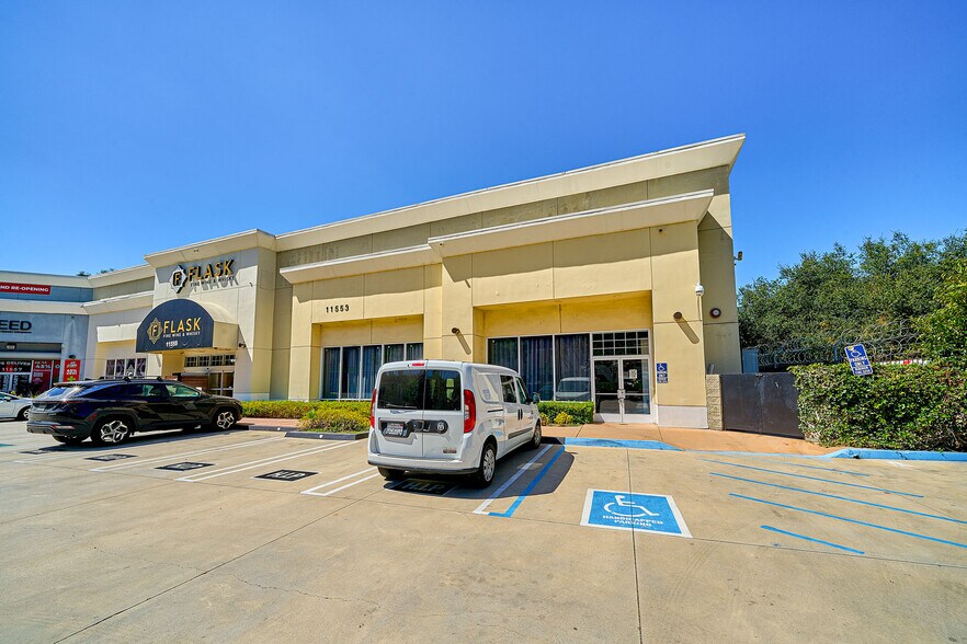 11555-11561 Ventura Blvd, Studio City, CA à louer - Photo de l’immeuble – Image 2 sur 20