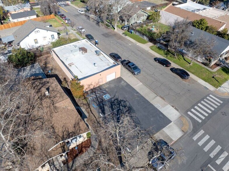 318 N Thor St, Turlock, CA à vendre - Photo de l’immeuble – Image 3 sur 26