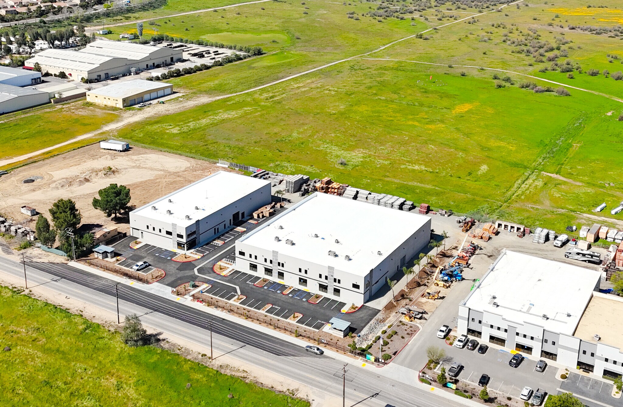 32113 Corydon St, Lake Elsinore, CA à louer Photo de l’immeuble– Image 1 sur 7