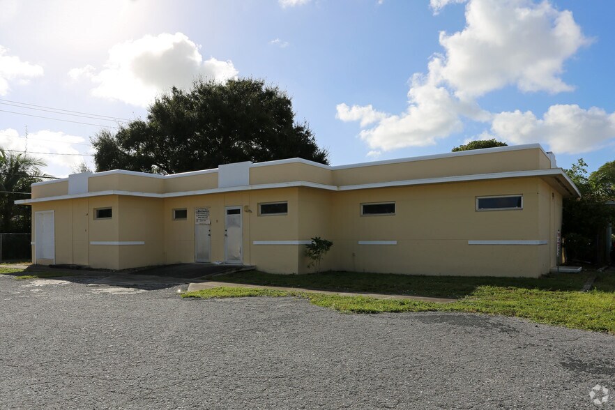 3514-3518 Broadway, West Palm Beach, FL à louer - Photo principale – Image 3 sur 8