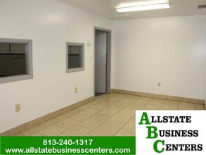 920 E 124th Ave, Tampa, FL à louer Photo intérieure– Image 2 sur 5