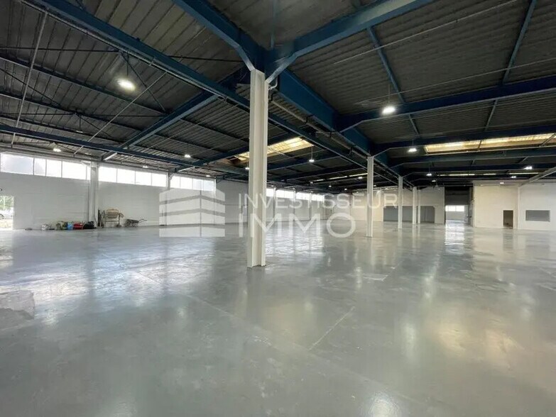 Industriel/Logistique dans Meaux à vendre - Photo de l’immeuble – Image 2 sur 4