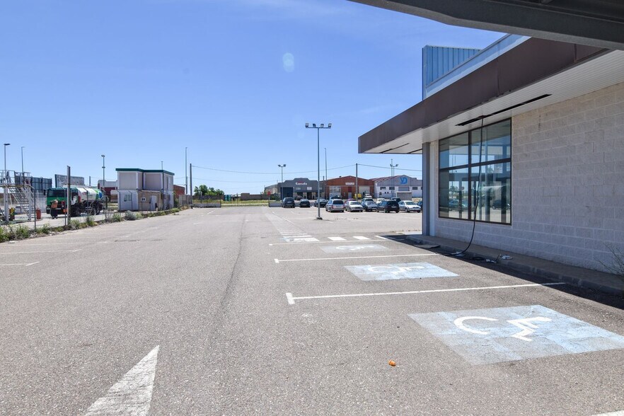 Carretera Tordesillas, 15 F, Toro, Zamora à vendre - Photo de l’immeuble – Image 3 sur 15