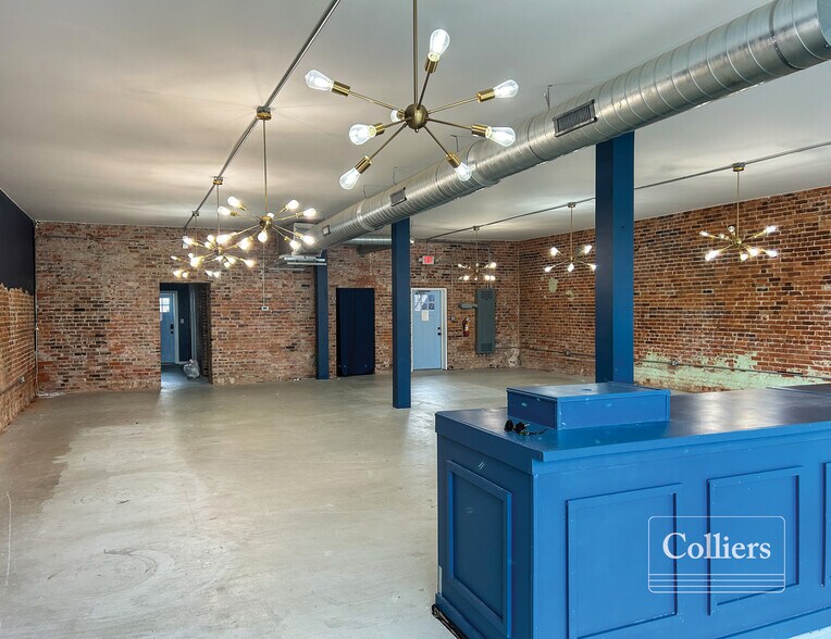 128 State St, West Columbia, SC à louer - Photo de l’immeuble – Image 2 sur 5