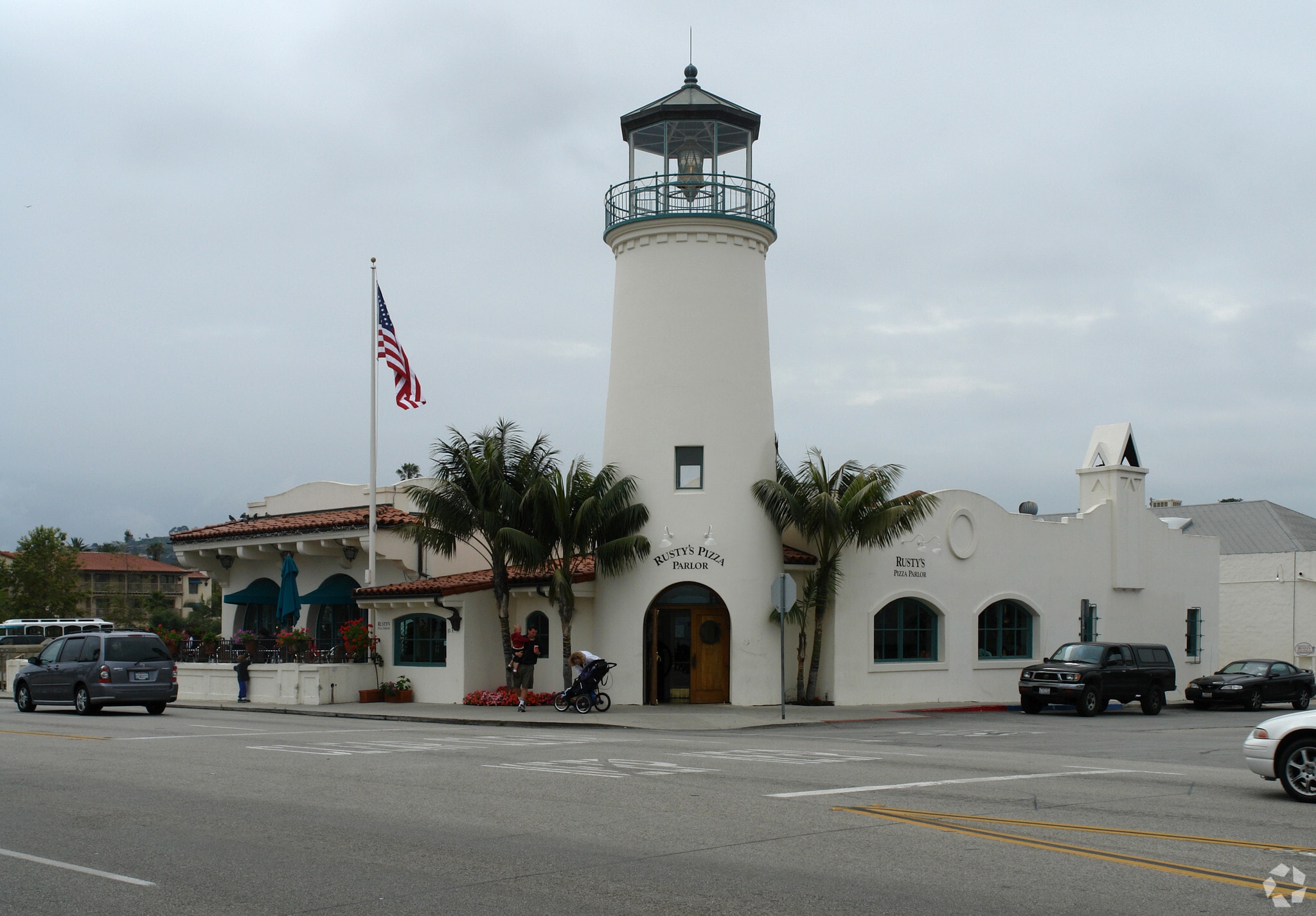 15 E Cabrillo Blvd, Santa Barbara, CA à louer Photo principale– Image 1 sur 4