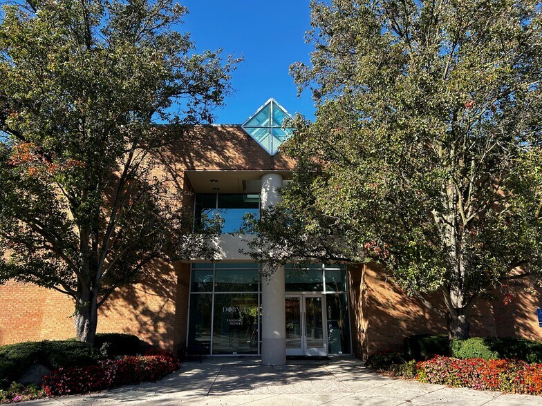 4930 Bradenton Ave, Dublin, OH à louer - Photo de l’immeuble – Image 2 sur 9