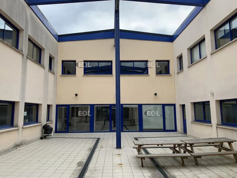 Industriel/Logistique dans Morangis à louer - Photo de l’immeuble – Image 2 sur 6