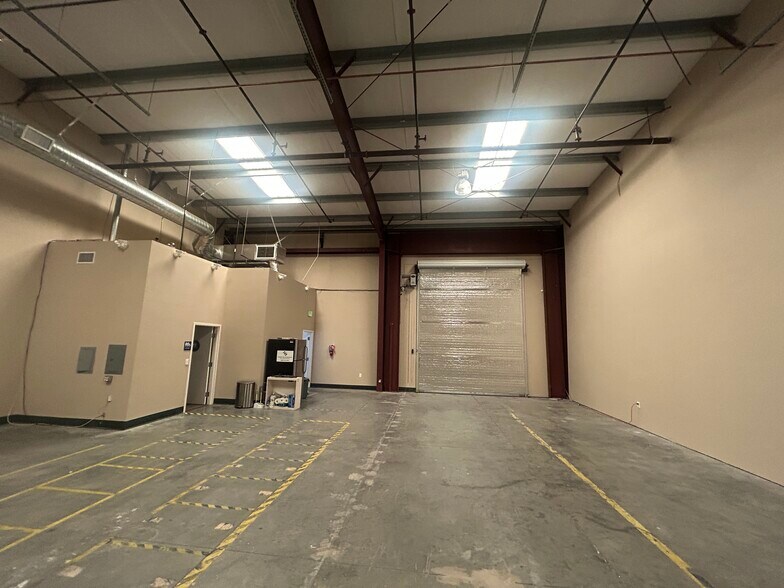 24556 S MacArthur Dr, Tracy, CA à louer - Photo de l’immeuble – Image 3 sur 3