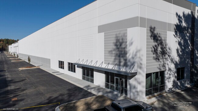 Plus de détails pour 11006 Mount Holly Huntersville Rd, Huntersville, NC - Industriel/Logistique à louer