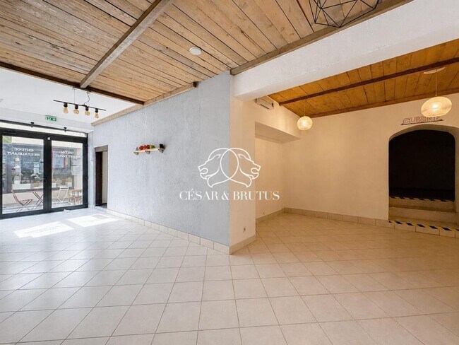 Plus de détails pour 5 Rue Jean Jacques Rousseau, Vienne - Local commercial à vendre