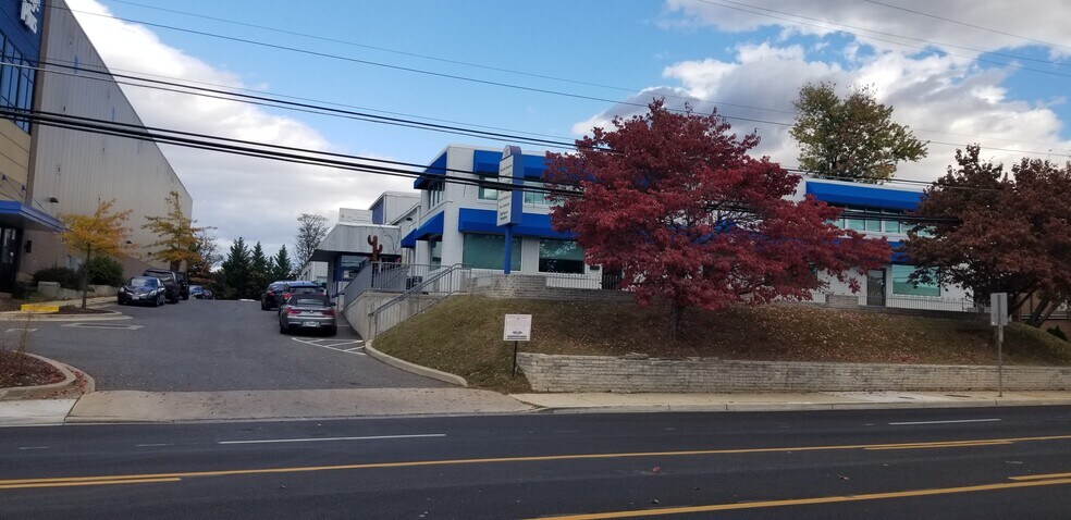 9101-9105 Gaither Rd, Gaithersburg, MD à louer - Photo de l’immeuble – Image 3 sur 7