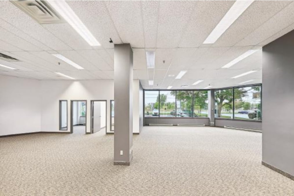 666 Boul Saint-Martin O, Laval, QC à louer Photo intérieure– Image 1 sur 8