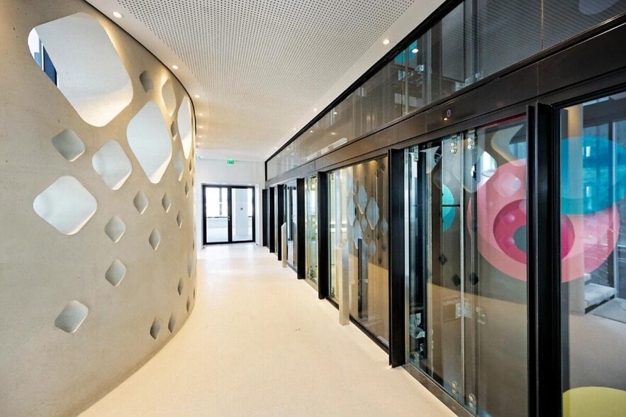55 Rue D'Amsterdam, Paris à louer - Photo intérieure – Image 3 sur 4