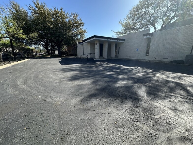 3300 Douglas Ave, Dallas, TX à louer - Photo principale – Image 1 sur 7