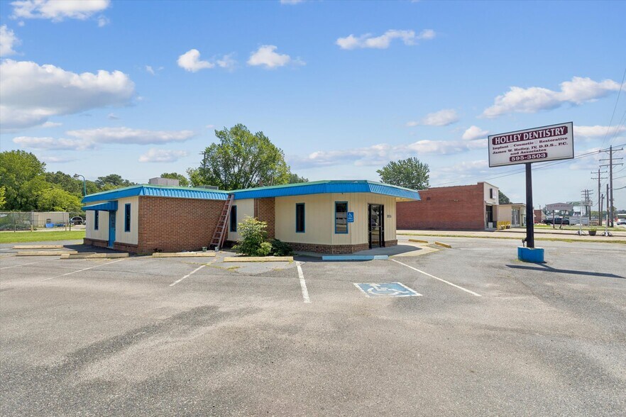 9916 Warwick Blvd, Newport News, VA à vendre - Photo de l’immeuble – Image 2 sur 25