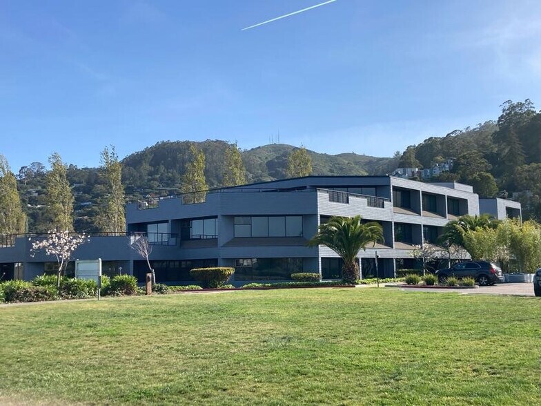 2320 Marinship Way, Sausalito, CA à louer - Photo principale – Image 1 sur 4