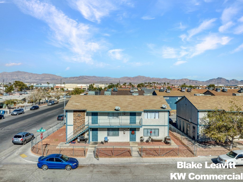 4708 Thunderbolt Ave, Las Vegas, NV à vendre Photo de l’immeuble– Image 1 sur 75