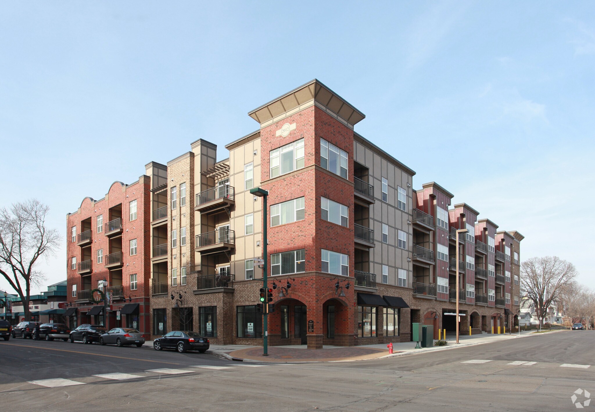 10 Seventh Ave N, Hopkins, MN à louer Photo de l’immeuble– Image 1 sur 2