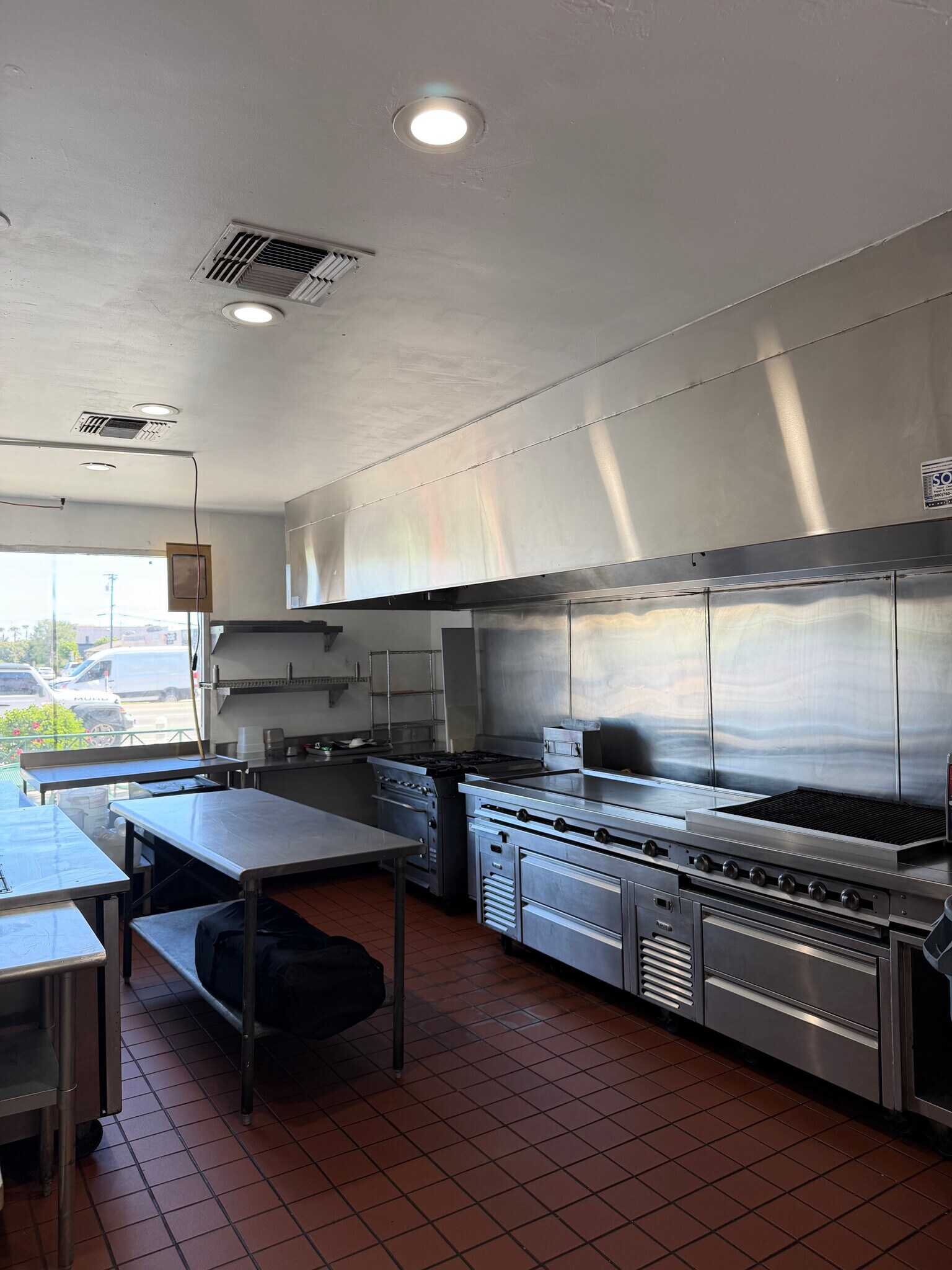 10817-10829 Venice Blvd, Los Angeles, CA à louer Photo principale– Image 1 sur 4