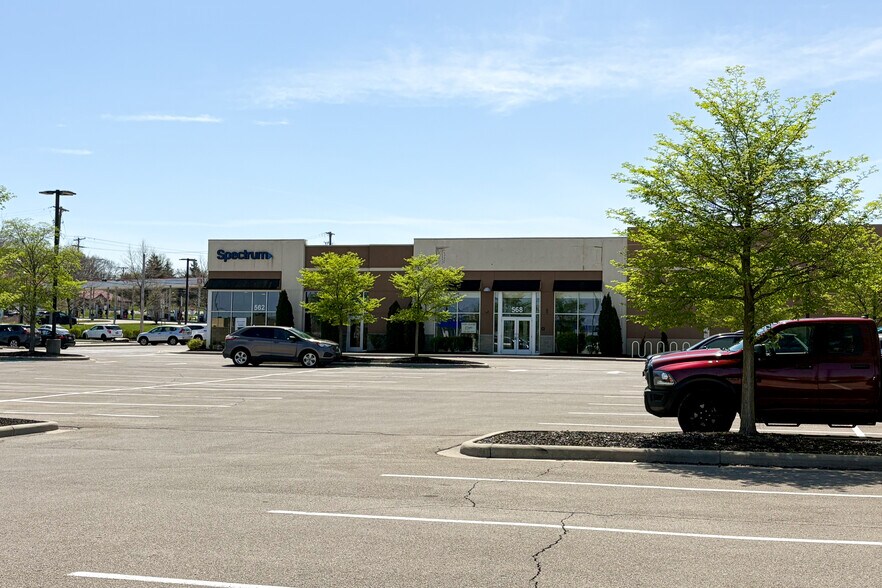 550-568 S Hermitage Rd, Hermitage, PA à louer - Photo de l’immeuble – Image 2 sur 2
