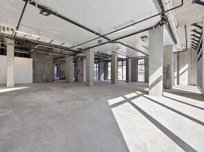 1 Grosvenor St, Toronto, ON à louer Photo de la construction– Image 2 sur 3