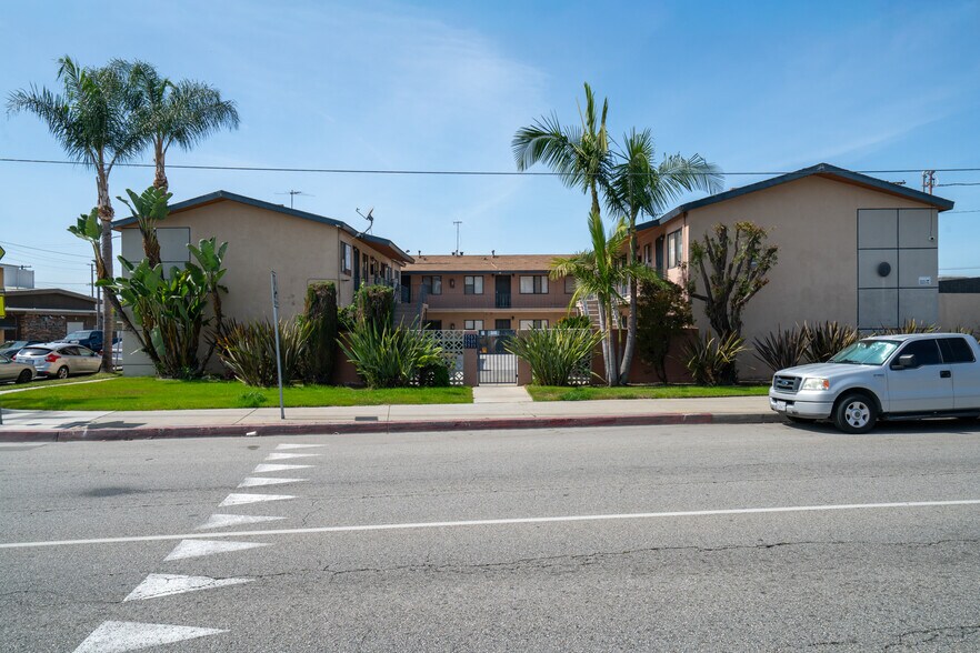 5505 Cherry Ave, Long Beach, CA à vendre - Photo de l’immeuble – Image 2 sur 15