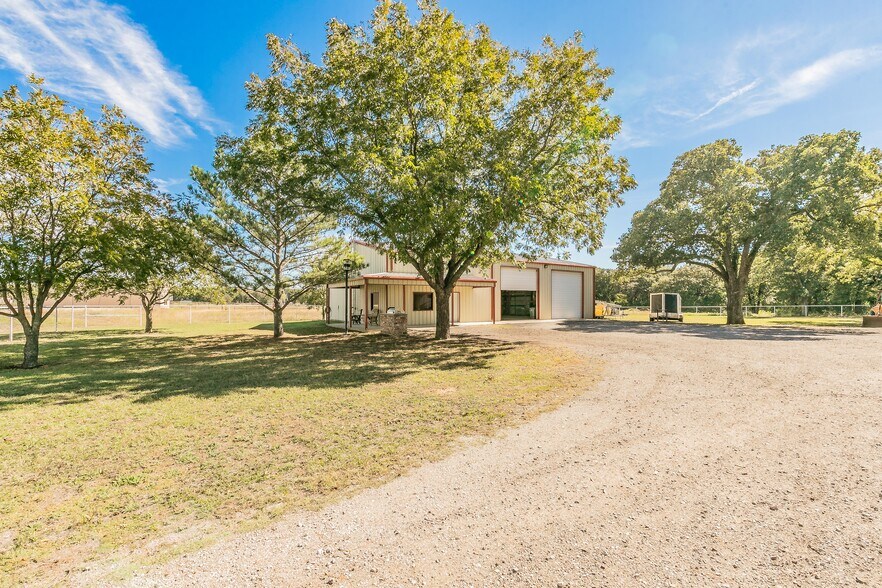 327 County Road 4851, Newark, TX à louer - Photo principale – Image 1 sur 46