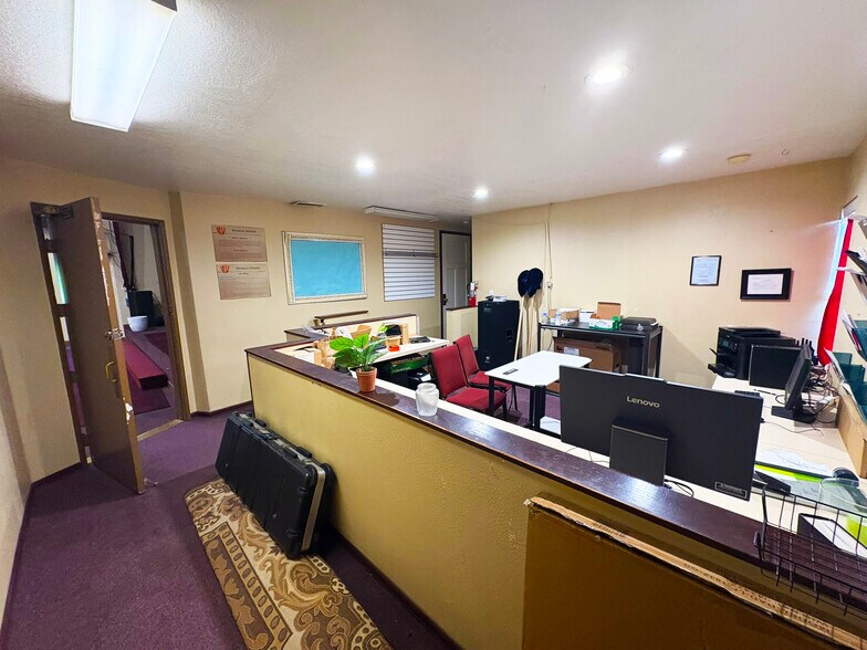 Religious Property for Sale portefeuille de 3 biens à vendre sur LoopNet.fr - Photo de l’immeuble – Image 3 sur 13