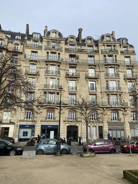 Local commercial dans Paris à louer - Photo de l’immeuble – Image 1 sur 9