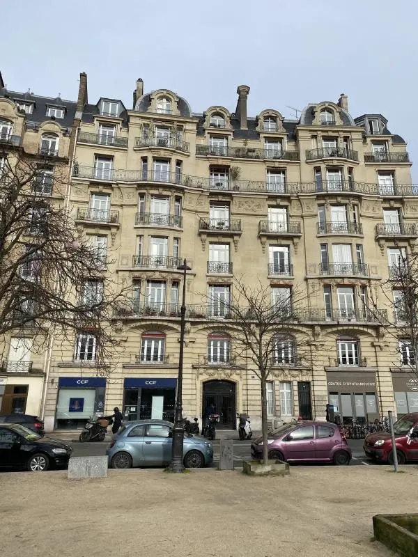 Local commercial dans Paris à louer Photo de l’immeuble– Image 1 sur 10