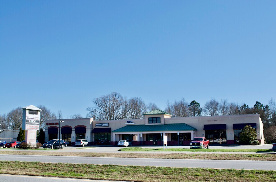 1606 E Dixon Blvd, Shelby, NC à louer - Photo de l’immeuble – Image 1 sur 2