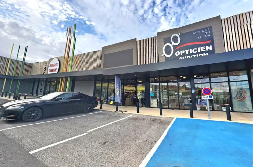 Local commercial dans Chasseneuil-du-Poitou à louer - Photo de l’immeuble – Image 2 sur 3