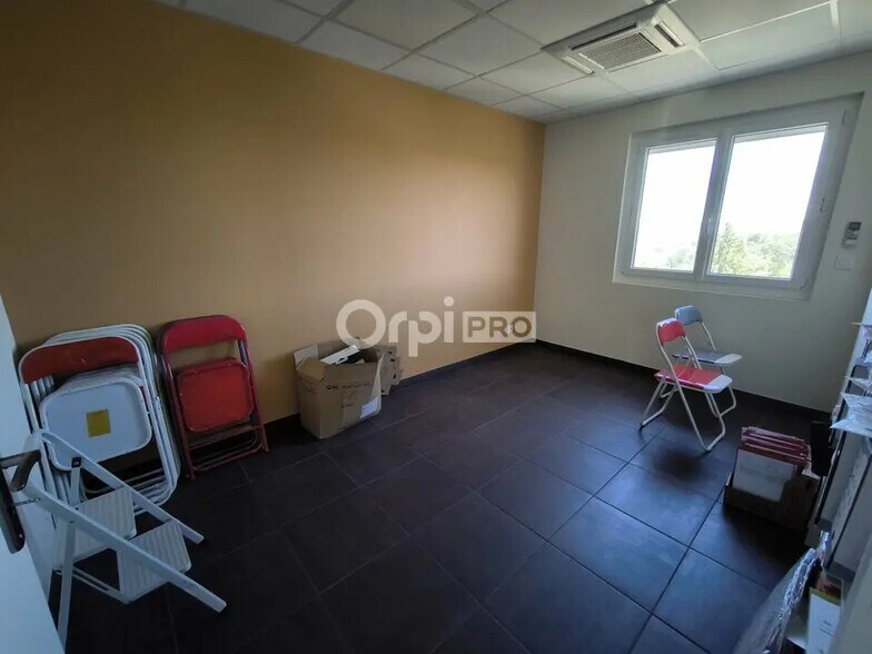 Bureau dans Brive-la-Gaillarde à vendre - Photo de l’immeuble – Image 3 sur 8