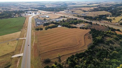 361034-000000-000006, Calumet, OK - VUE AÉRIENNE  vue de carte