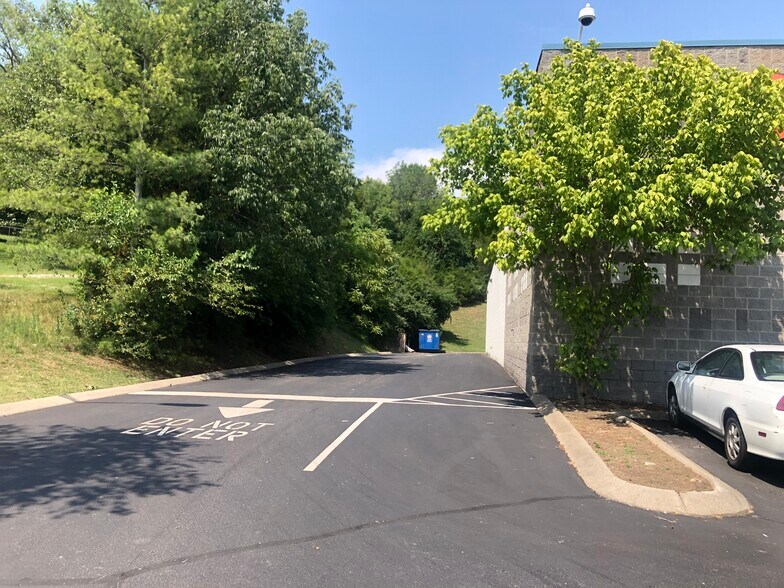 4201 Clarksville Hwy, Nashville, TN à louer - Photo de l’immeuble – Image 3 sur 7